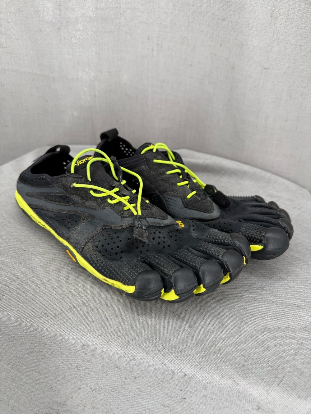 Vibram FiveFingers V-Run Men Black Yellow Minimalist Running Shoes Sz 9.5